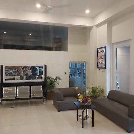 Nest Suites 奎松市 外观 照片